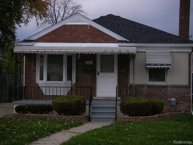 front view picture of 8241 Kaltz, Center Line, MI. 48015