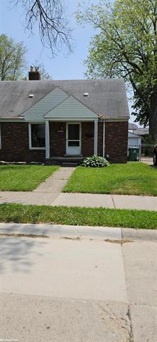 front view picture of 23784 Brittany Ave, Eastpointe, MI. 48021