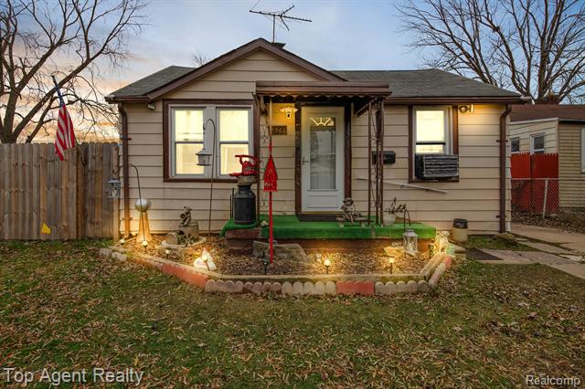 front view picture of 14566 Stephens, Warren, MI. 48089