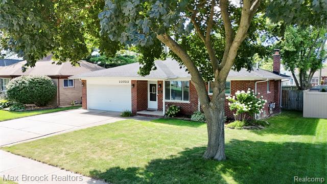 front view picture of 22022 Stephens, Saint Clair Shores, MI. 48080