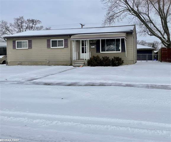 front view picture of 22521 Stephens, Saint Clair Shores, MI. 48080