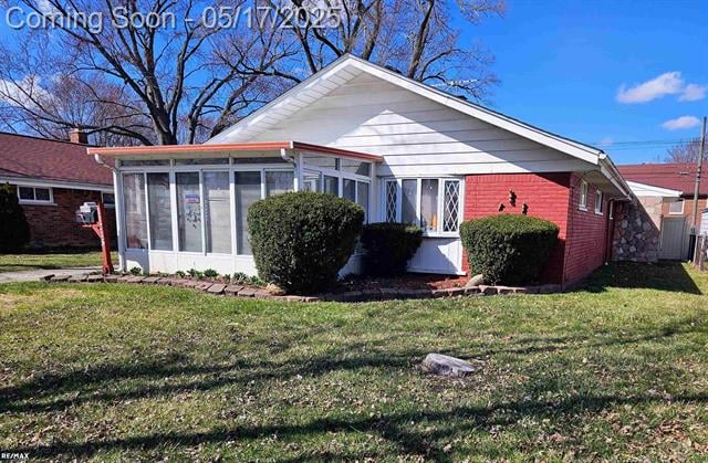 front view picture of 11215 Edgemont, Warren, MI. 48089