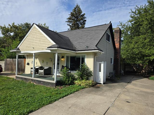 front view picture of 24653 Eureka, Warren, MI. 48091