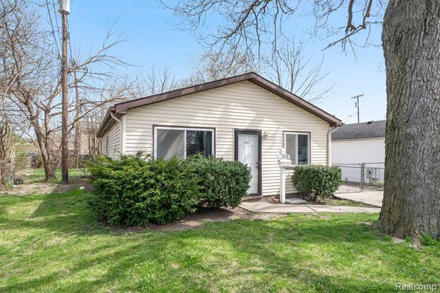 front view picture of 23848 Stewart, Warren, MI. 48089