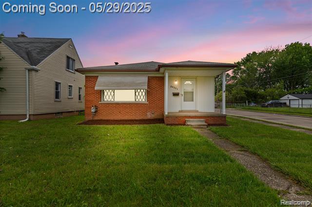 front view picture of 24371 Grove, Eastpointe, MI. 48021