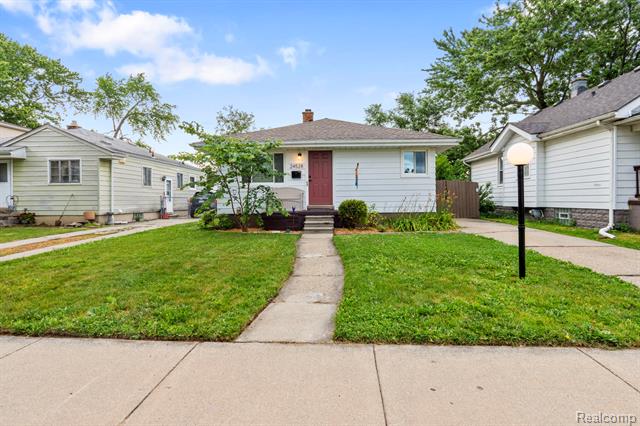 front view picture of 24528 Schroeder, Eastpointe, MI. 48021