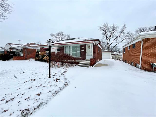 front view picture of 24296 Roxana, Eastpointe, MI. 48021