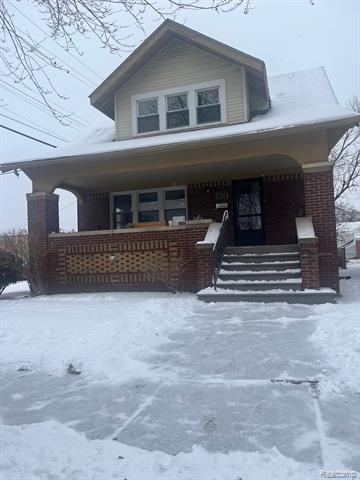 front view picture of 7726 Coolidge, Center Line, MI. 48015