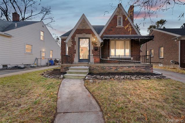 front view picture of 8060 Edward, Center Line, MI. 48015