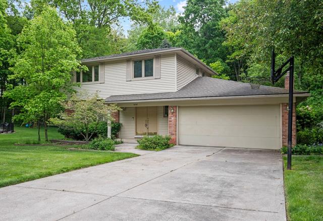 front view picture of 1068 Grace Ct, Northville, MI. 48167