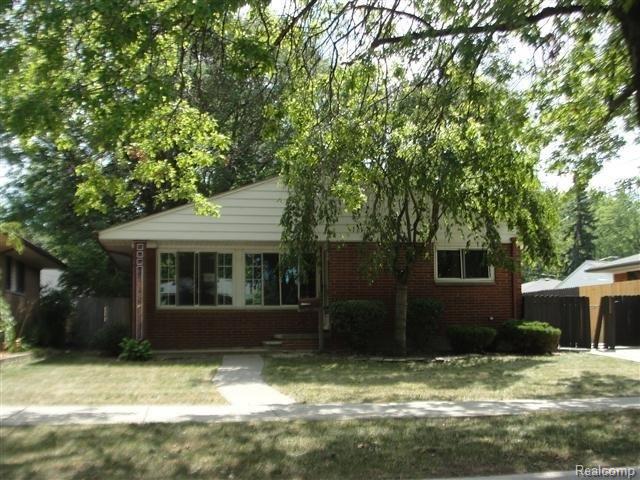 front view picture of 24312 Culver, Saint Clair Shores, MI. 48080