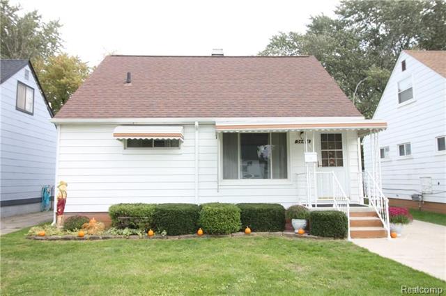 front view picture of 24408 Lauren, Warren, MI. 48089