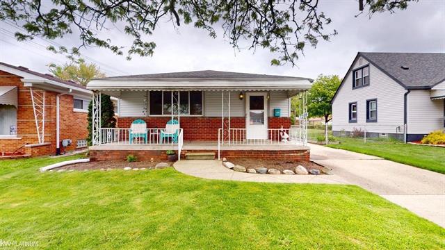 front view picture of 7509 Henry, Center Line, MI. 48015