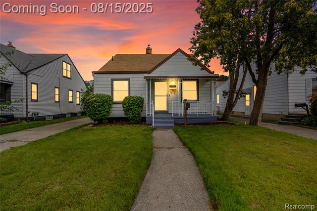 front view picture of 8111 Coolidge, Center Line, MI. 48015