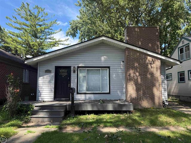 front view picture of 21805 Downing, Saint Clair Shores, MI. 48080