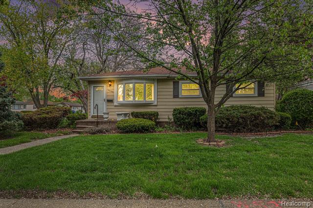 front view picture of 24380 Berry, Warren, MI. 48089