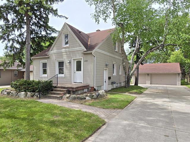 front view picture of 24795 Eureka, Warren, MI. 48091