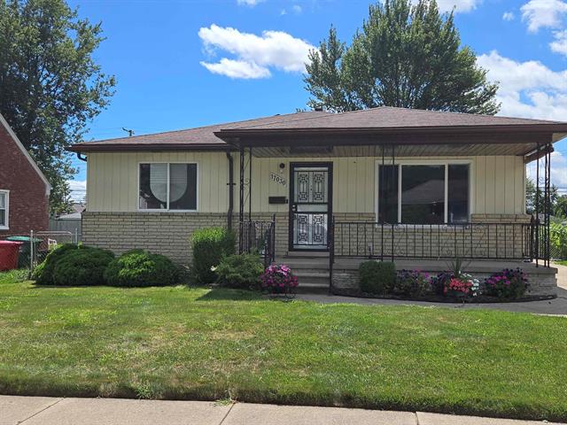 front view picture of 17030 Forest, Eastpointe, MI. 48021