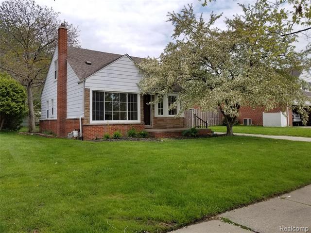 front view picture of 21735 Trombly, Saint Clair Shores, MI. 48080
