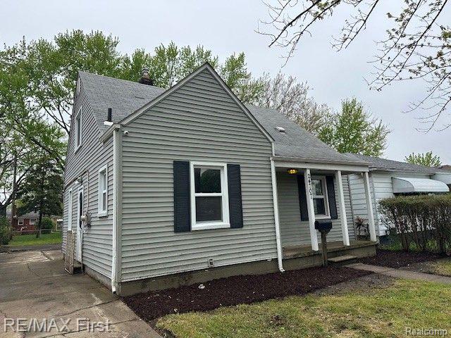 front view picture of 24707 Saxony, Eastpointe, MI. 48021
