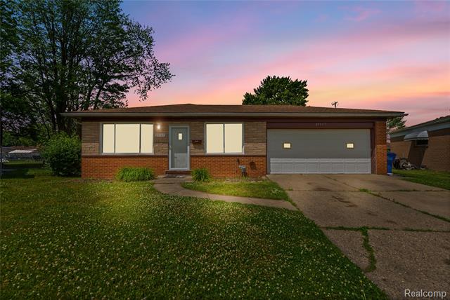 front view picture of 25117 Masch, Warren, MI. 48091