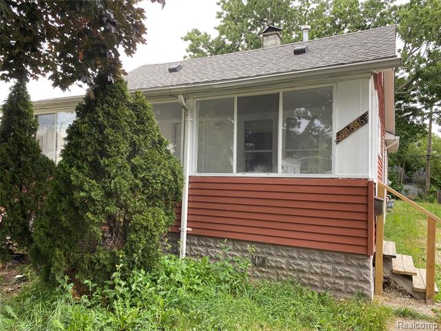 front view picture of 24646 Tuscany, Eastpointe, MI. 48021