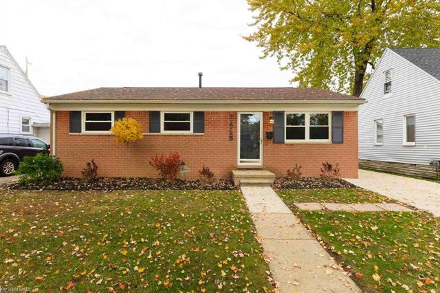 front view picture of 21725 Kramer, Saint Clair Shores, MI. 48080