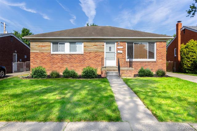 front view picture of 24645 Greenbrier, Eastpointe, MI. 48021