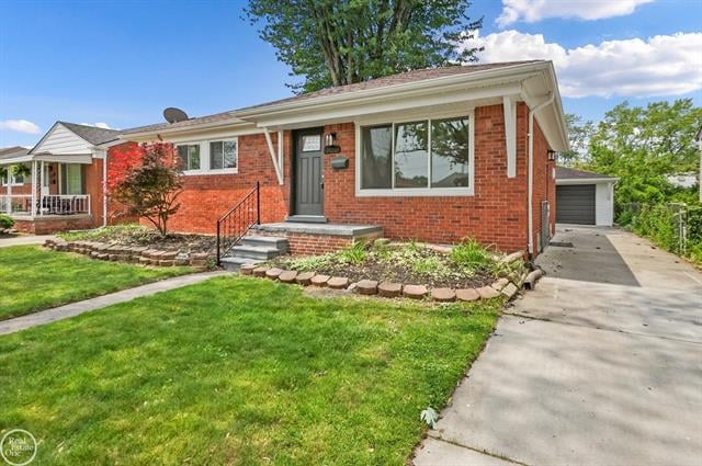 front view picture of 24665 Greenbrier, Eastpointe, MI. 48021