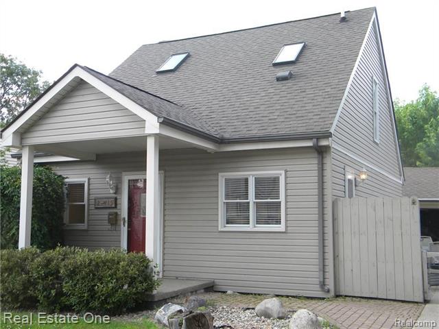 front view picture of 22415 Kramer, Saint Clair Shores, MI. 48080