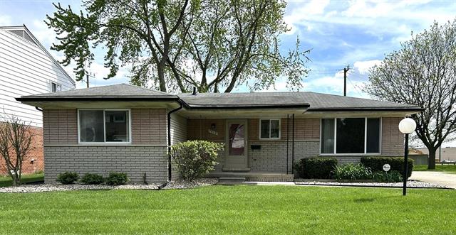 front view picture of 7018 Jenerous, Center Line, MI. 48015