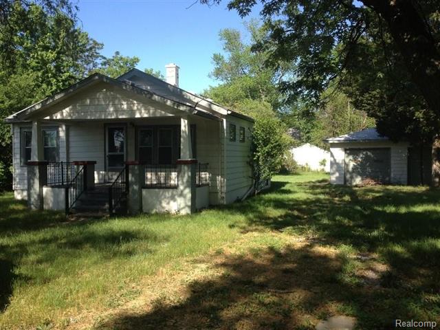 front view picture of 20759 Seminole St, Southfield, MI. 48033