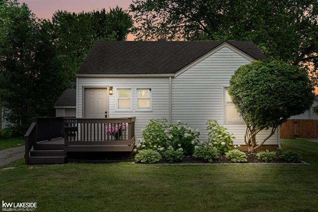 front view picture of 22416 Lange, Saint Clair Shores, MI. 48080