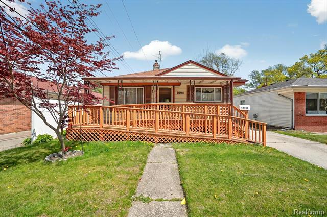 front view picture of 24942 Dale, Eastpointe, MI. 48021