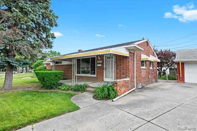 front view picture of 24845 Petersburg, Eastpointe, MI. 48021