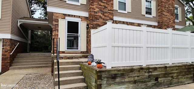 front view picture of 41705 Broquet Dr, Northville, MI. 48167