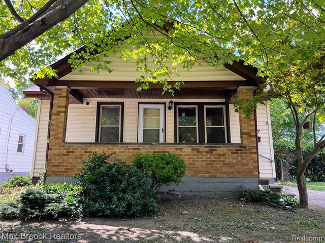 front view picture of 24917 Dale, Eastpointe, MI. 48021