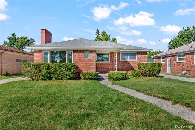 front view picture of 24821 Almond, Eastpointe, MI. 48021