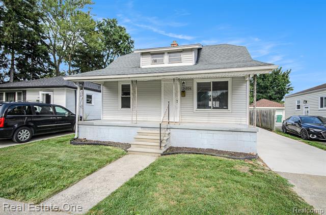 front view picture of 24924 Tuscany, Eastpointe, MI. 48021