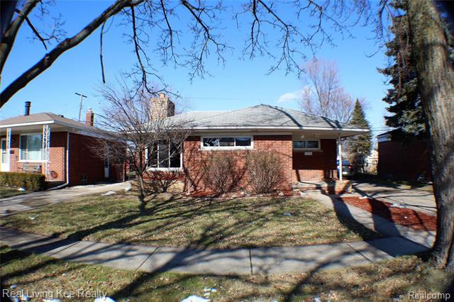 front view picture of 7231 Weingartz, Center Line, MI. 48015