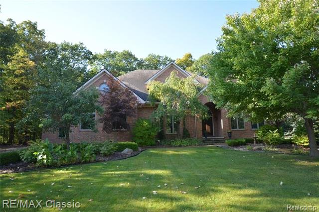 front view picture of 50861 Applebrooke Dr, Northville, MI. 48167
