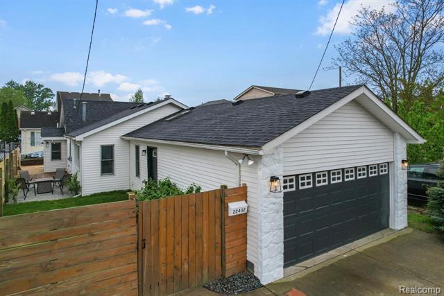 front view picture of 22432 Maple, Saint Clair Shores, MI. 48081
