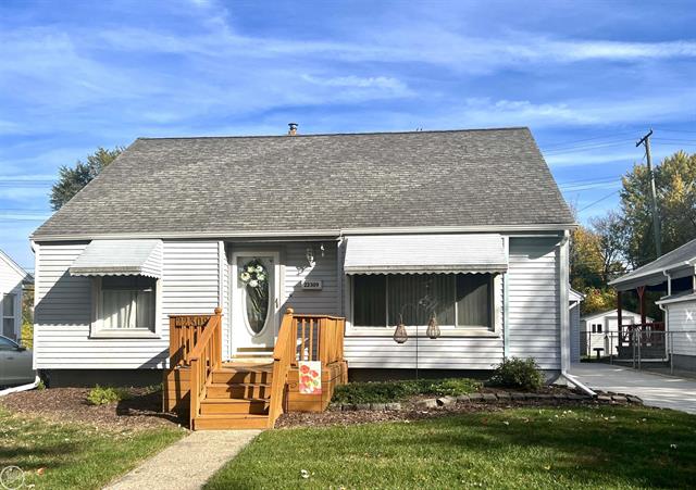 front view picture of 22309 Lange, Saint Clair Shores, MI. 48080