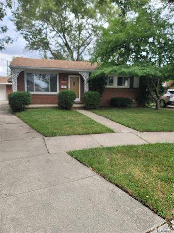 front view picture of 24905 Mabray, Eastpointe, MI. 48021