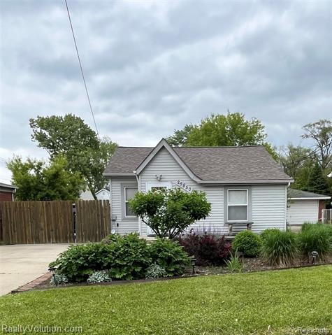 front view picture of 25850 Eureka, Warren, MI. 48091