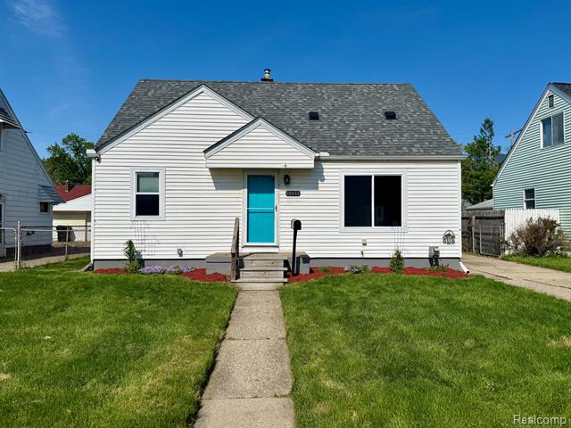 front view picture of 25135 Buick, Roseville, MI. 48066