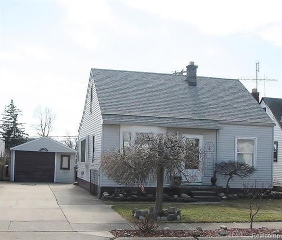 front view picture of 16500 Roberts, Roseville, MI. 48066