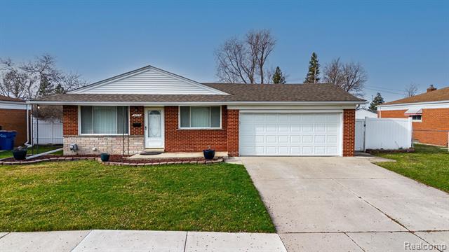 front view picture of 5223 Busch, Warren, MI. 48091