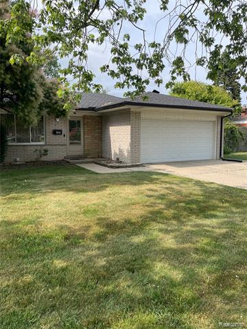 front view picture of 8412 Busch, Center Line, MI. 48015