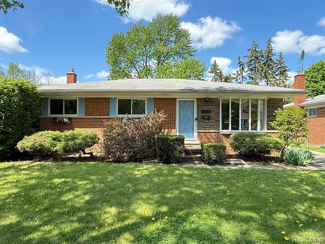 front view picture of 26239 Wexford, Warren, MI. 48091